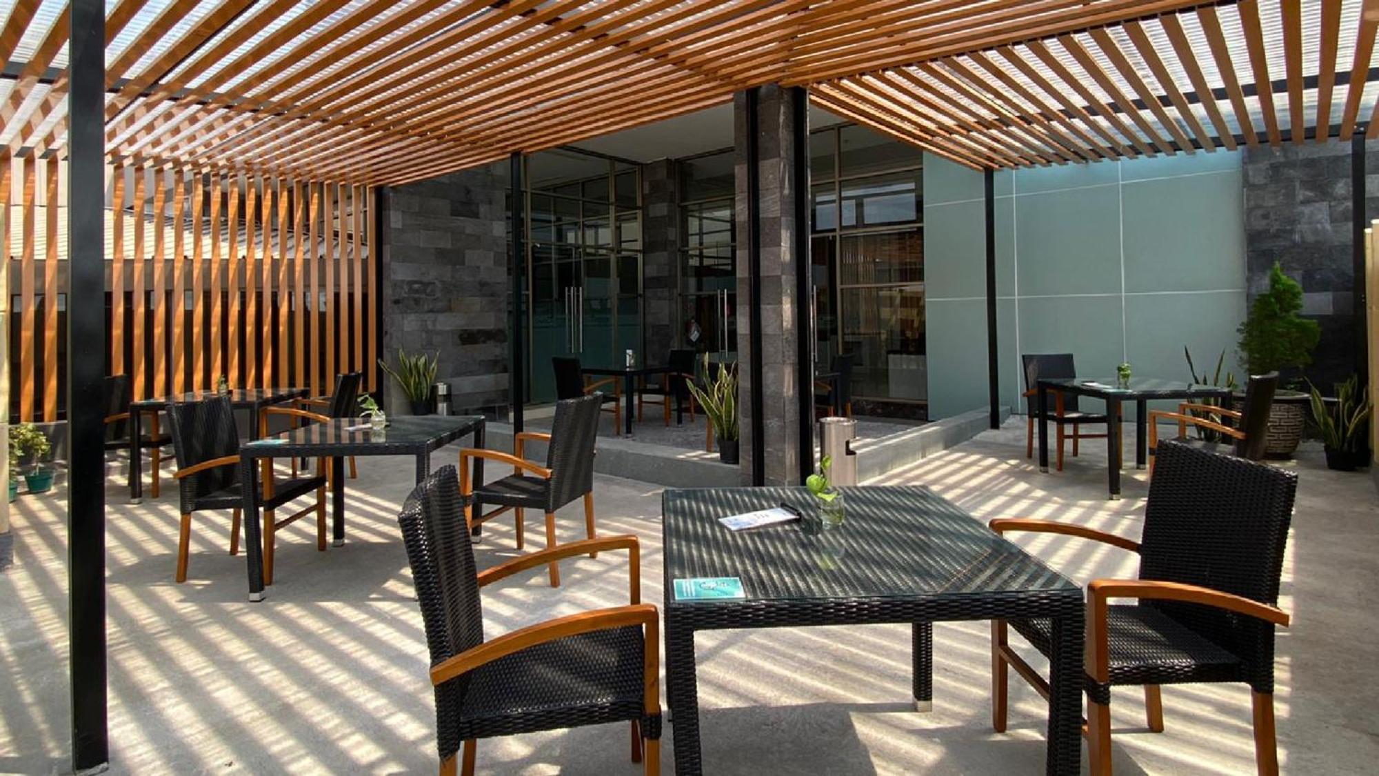 Hotel Ayola Sunrise Mojokerto Zewnętrze zdjęcie